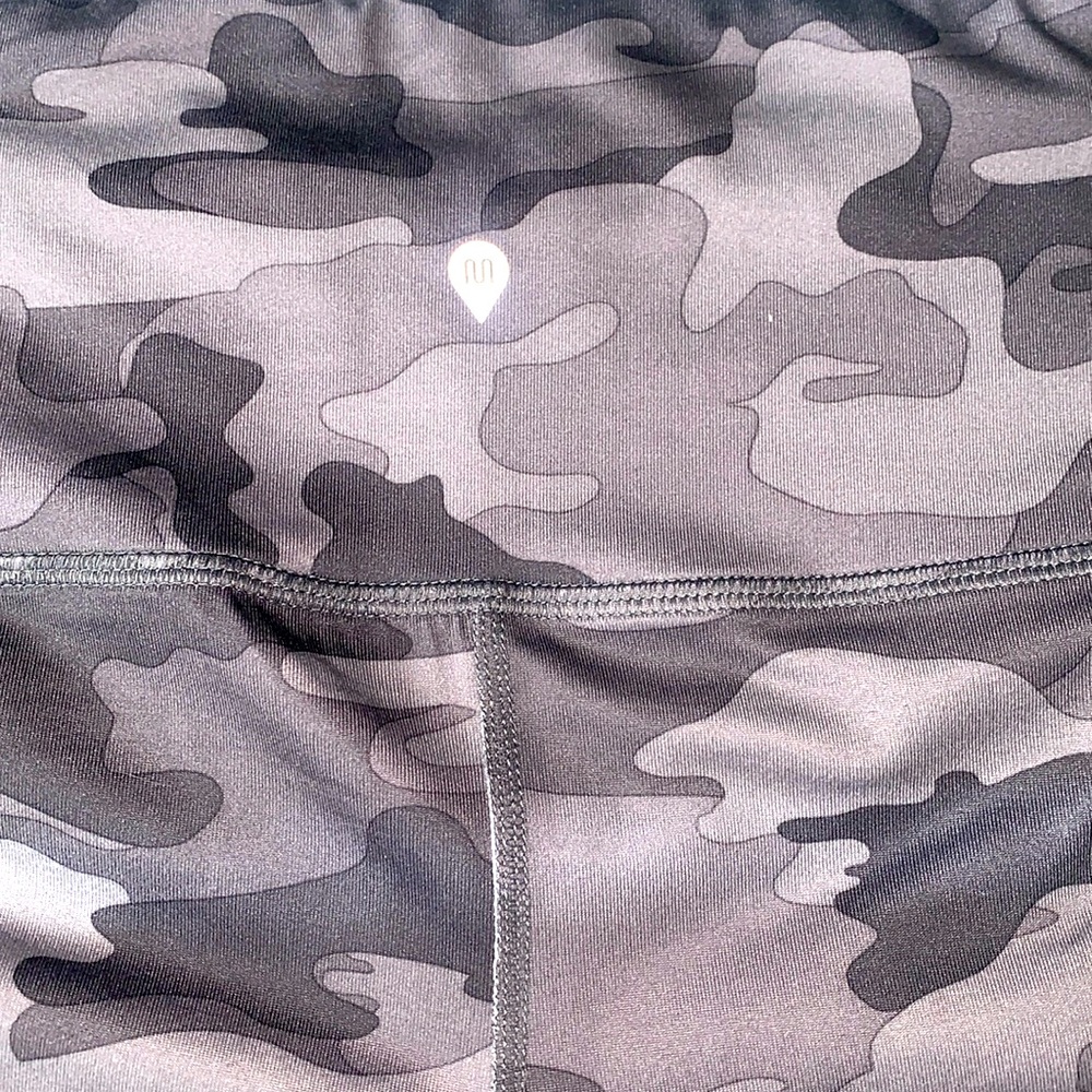 MUUV CAMO LEGGINGS
